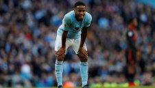 Ман Сити дава нов договор на Стърлинг