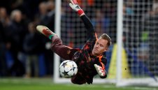 Тер Стеген вече се намира на същото ниво, на което и Нойер