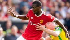 Смях: Юнайтед плаща на напускащия без пари Погба