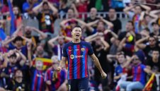 УЕФА изхвърля Барса от Европа?