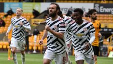 Мата остава на "Олд Трафорд" 