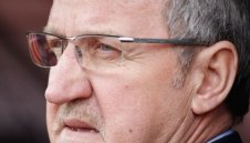 Делнери се размина с уволнение, остава на "Олимпико" до края на сезона