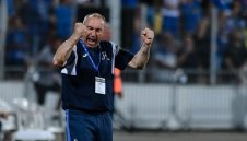 Гьоз-Гьоз на Мъри Стоилов пълни касата на клуб от родната Първа лига