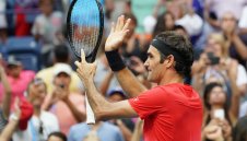 Федерер мина през нова петсетов трилър в Ню Йорк