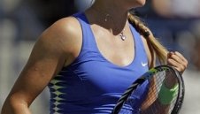 Фаворитките продължават наказателната си акция в Индиън Уелс