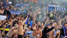 Море от "сини" фенове заля Черна гора