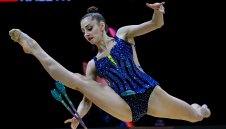 Калейн, Стилияна и ансамбълът се пускат на турнир в Румъния