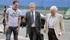 Португалците не губят надежда за Моу