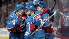 Разгром! Лавината  помете носителя на Купа Стенли със 7:0