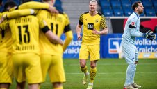 Къде ще играе? Спешна среща за бъдещето на Холанд