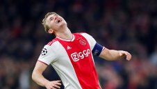 Любовен триъгълник: Де Лихт използва "старата госпожа", за да дразни Барса