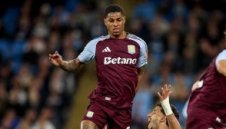 Барселона с официална оферта за Рашфорд