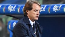 Майката на Манчини плюе по... сина си, Жоржиньо и Донарума