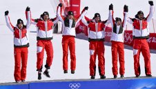 Австрия взе титлата в смесената отборна надпревара в алпийските ски