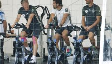 Швайни и Бени въртят педалите отделно от другите