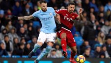 Отаменди преподписа със Сити