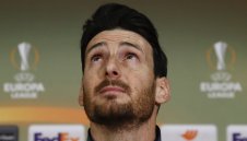 Ариц Адурис спира с футбола, но следващото лято