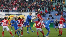 COVID-19 ще спаси Левски и ЦСКА от фалит