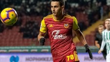 Георги Костадинов игра цял мач при загуба на Арсенал