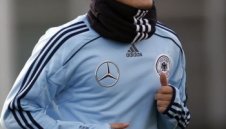 Феновете избраха Йозил за Национал на годината в Германия