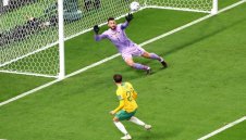 Лорис записва името си със златни букви в историята на футбола