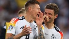 Берти Фогтс сравни Кроос с митичен "жребец"