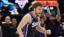 Везенков се завърна с 11 точки, но Сакраменто отнесе здрав бой у дома