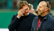 Треньорът на РБ бесен: Съдията буташе Байерн!