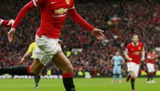 ОФИЦИАЛНО: Смолинг преподписа с Манчестър Юнайтед