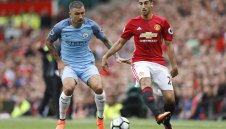 Мхитарян недоволен, че не играе зад нападателя