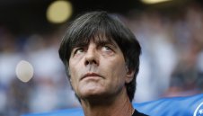 Йоги няма спирка, този път провери миризмата на мишницата си + ВИДЕО