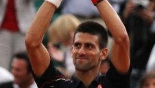 Джокович и Азаренка изпревариха падането на нощта в Париж