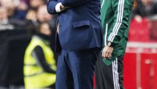 Проблемите на Холандия накараха Хидинк да се хване за главата