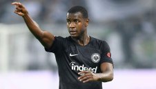 Арсенал уредил защитник за Айнтрахт от лятото