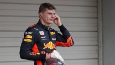 Макс се гаври с Ферари: Те в битката ли са още?