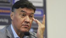 Скандалните разкрития продължават: Уличиха Боби Михайлов в измами + СНИМКИ