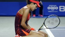 Иванович на колене в Токио