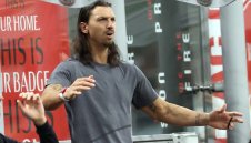 Ибрахимович "захапа" звезда на Пари Сен Жермен