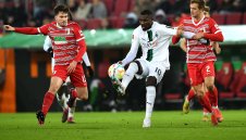 Тюрам иска да види сина си в Барса