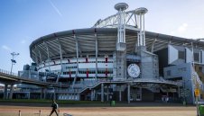 Разкритията продължават: Овермарс пращал голи снимки на жените в Аякс