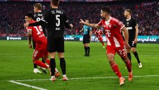 След 3 греди в Мюнхен: Байерн би слабак в добавеното време