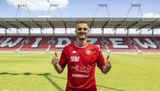 Бивш капитан на ЦСКА се сгоди за голяма красавица + СНИМКИ