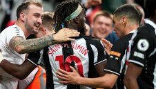 Великолепен мач, но без победител! Нюкасъл - Лийдс 1:1