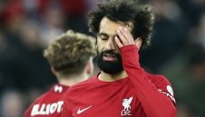 Гръм от Острова: Ливърпул разкарва Салах и още двама