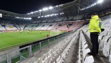 Коронавирусът пробива огромна финансова дупка