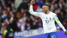 Мбапе каза дали е по-голям от Мишел Платини