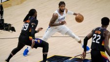 Пол Джордж поведе Клипърс към оцеляване във Финикс