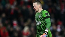 Съсипаха от критики Пикфорд заради гола на Салах