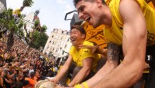 "Самурай" остава в Борусия Дортмунд още три години