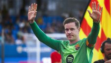 Бешикташ прати оферта за Тер Стеген